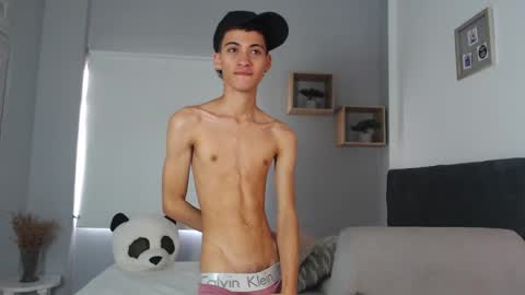 yulian_vasquez online show from 03-08-25, 03:13