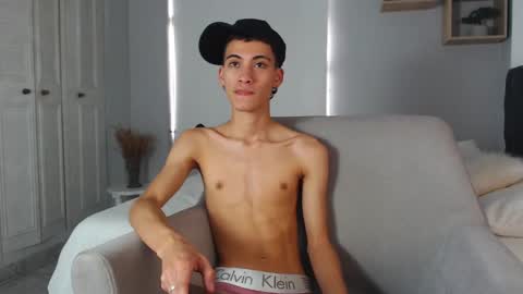 yulian_vasquez online show from 03-08-25, 06:16