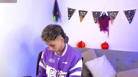 yulian_vasquez online show from 10-29-25, 12:18