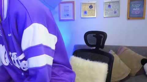 yulian_vasquez online show from 11-22-25, 12:04