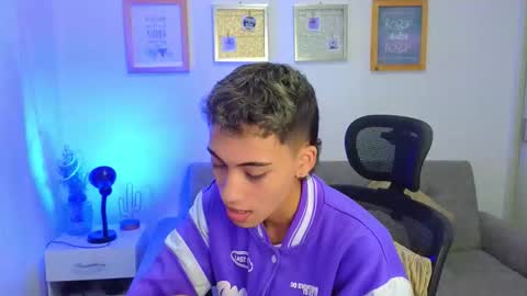 yulian_vasquez online show from 11-29-25, 12:30