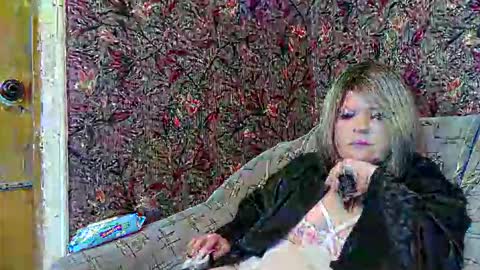Snapshot of yuliiared chatting on 04-09-26, 07:03 yuliiared online show from 04-09-26, 07:03