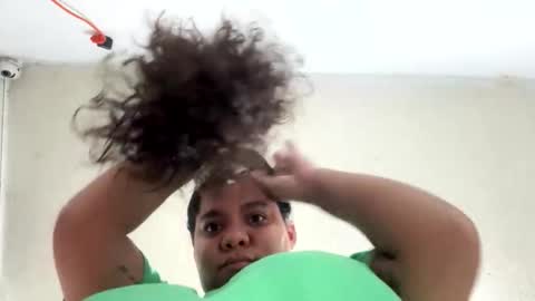 Yuli and SaraIndependent model online show from 11-22-25, 05:06