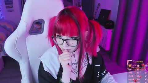 Yumi 3 online show from 11-16-25, 08:25