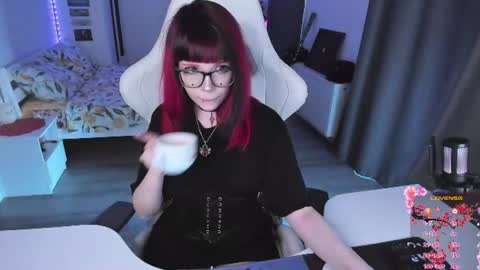 Yumi 3 online show from 06-21-26, 12:41