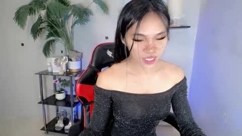 Snapshot of yumiexx chatting on 07-27-26, 10:00 CALL ME YUMLEXX online show from 07-27-26, 10:00