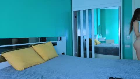 Snapshot of yumiiai chatting on 12-15-25, 07:12 Yumi online show from 12-15-25, 07:12