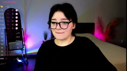 Snapshot of yumiyammy chatting on 01-01-25, 12:43 YumemiyaYumi online show from 01-01-25, 12:43