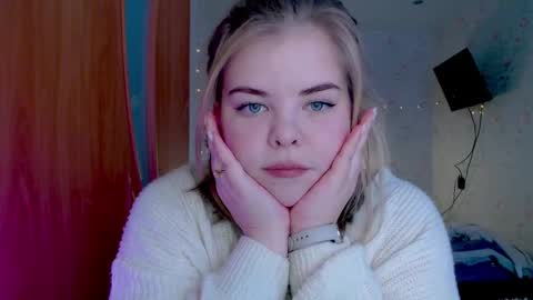 Snapshot of yumm_lolly chatting on 12-26-24, 10:48 Polly online show from 12-26-24, 10:48