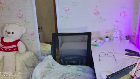 Snapshot of yumm_lolly chatting on 10-12-25, 12:26 Polly online show from 10-12-25, 12:26