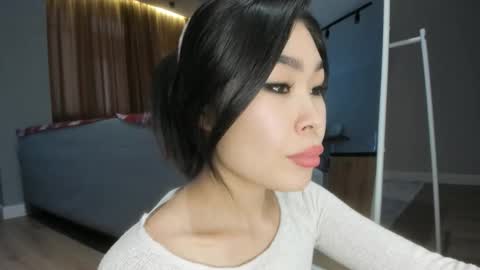 Yumi online show from 12-20-24, 04:20