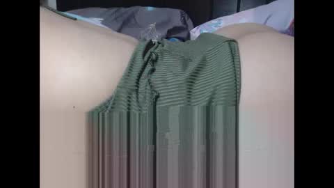 Snapshot of yummy72747 chatting on 12-15-25, 11:47 yummy72747 online show from 12-15-25, 11:47