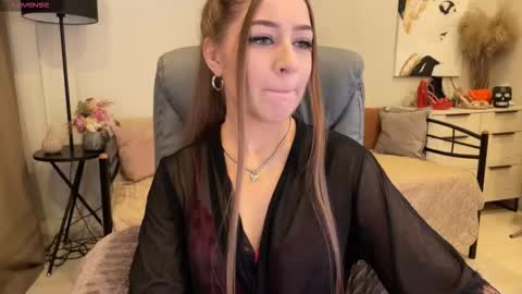 Snapshot of yummy_jane_ chatting on 10-23-25, 01:05 Yummy Jane online show from 10-23-25, 01:05