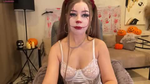 Snapshot of yummy_jane_ chatting on 10-31-25, 01:17 Yummy Jane online show from 10-31-25, 01:17