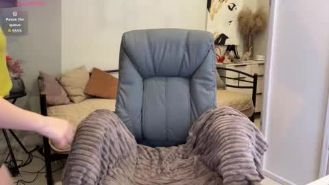 Snapshot of yummy_jane_ chatting on 11-16-25, 01:11 Yummy Jane online show from 11-16-25, 01:11