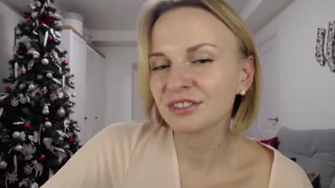 Snapshot of yummylilya chatting on 01-05-25, 07:28 Lillya online show from 01-05-25, 07:28