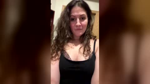 Snapshot of yummymummii chatting on 12-17-25, 08:42 Here4Fun online show from 12-17-25, 08:42