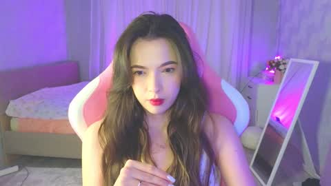 Snapshot of yuna_sunshy chatting on 11-24-25, 01:16 Yuna online show from 11-24-25, 01:16