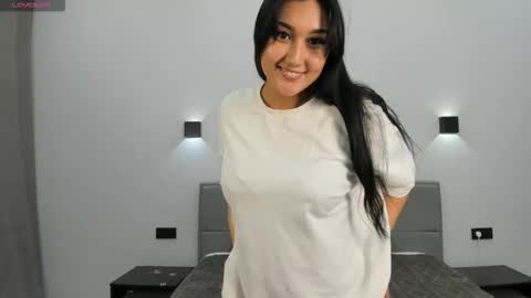 Snapshot of yunamini chatting on 11-01-25, 08:33 Yuna online show from 11-01-25, 08:33