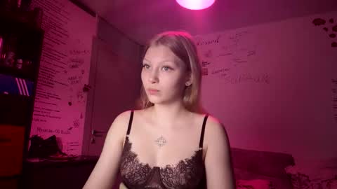 yunarosee online show from 10-21-25, 08:20