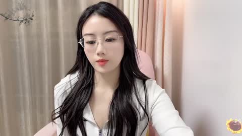 YunEr online show from 12-15-24, 09:35