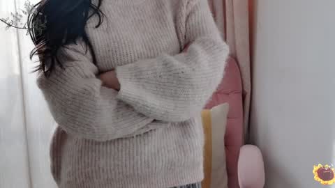 YunEr online show from 12-18-24, 06:43