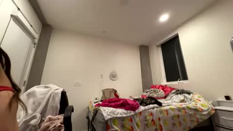 Snapshot of yungfemslut chatting on 10-28-25, 03:32 BbyTSSLut online show from 10-28-25, 03:32