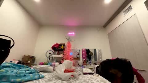 Snapshot of yungfemslut chatting on 11-10-25, 02:21 BbyTSSLut online show from 11-10-25, 02:21