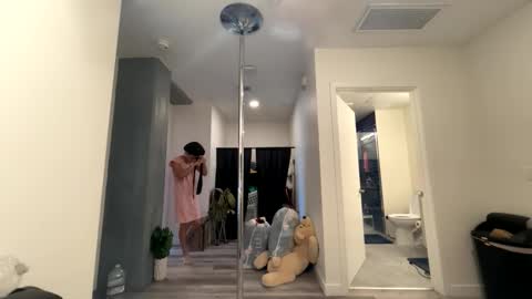 Snapshot of yungfemslut chatting on 05-21-26, 10:39 BbyTSSLut online show from 05-21-26, 10:39