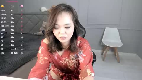 yunleah online show from 11-28-25, 02:03
