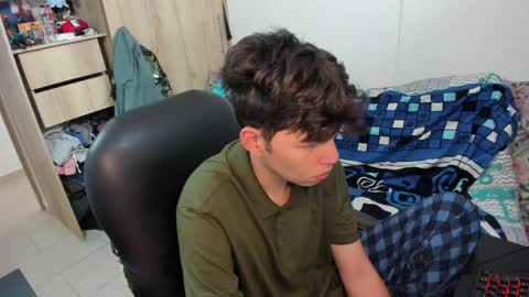 yurii_moody online show from 04-28-26, 02:44