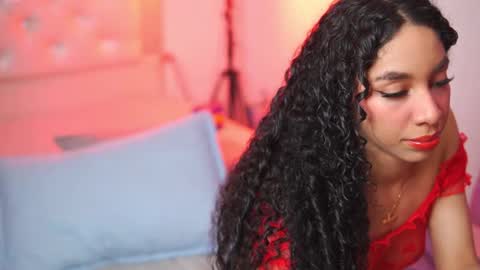 Yuyi Cam online show from 10-29-25, 02:58