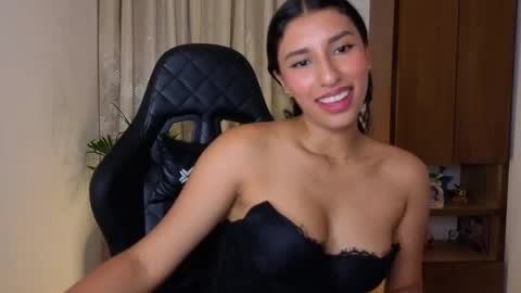 yuzii Im new to these pages so I hope you guys are kind to me. online show from 03-08-26, 02:04