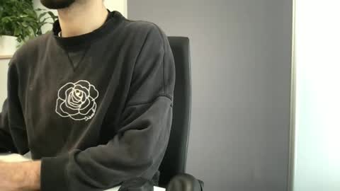 yvesbunnny online show from 11-28-25, 08:50