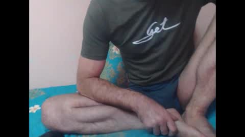 Snapshot of yvesstorm5 chatting on 11-19-25, 06:52 yvesstorm5 online show from 11-19-25, 06:52