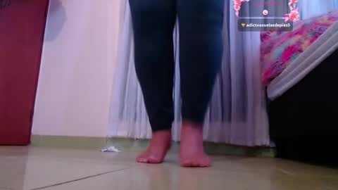 Snapshot of yvonn_jlove chatting on 12-14-25, 02:17 yvonn online show from 12-14-25, 02:17