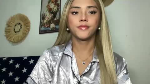 Snapshot of yvonne_guidotti chatting on 09-11-25, 07:41 Miss Cali online show from 09-11-25, 07:41
