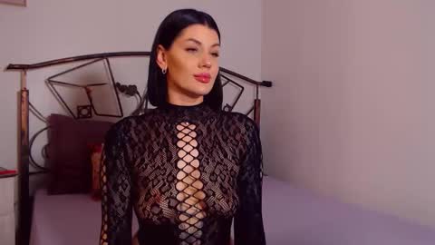 I V Y   online show from 03-26-26, 08:03