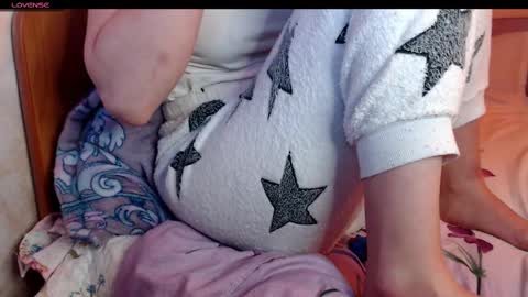 Snapshot of yzza_suave chatting on 02-25-25, 06:42 yzza_suave online show from 02-25-25, 06:42