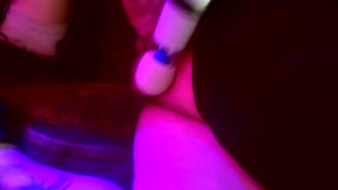 Snapshot of z0rl0c chatting on 10-20-25, 05:08 Z0RL0C online show from 10-20-25, 05:08