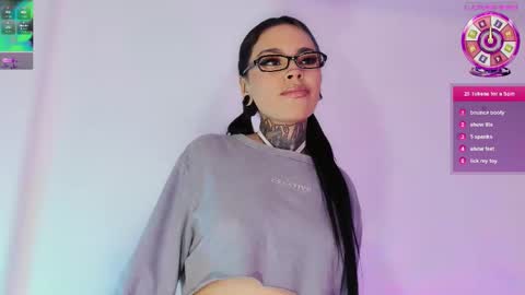 Snapshot of z_e_t_h_a chatting on 09-12-25, 05:40 tazzie online show from 09-12-25, 05:40