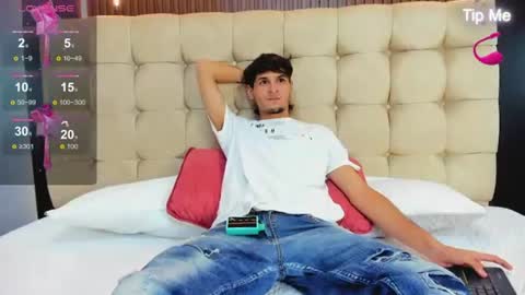 zack23__ online show from 07-09-26, 03:21