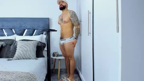 Richard online show from 10-22-25, 01:22