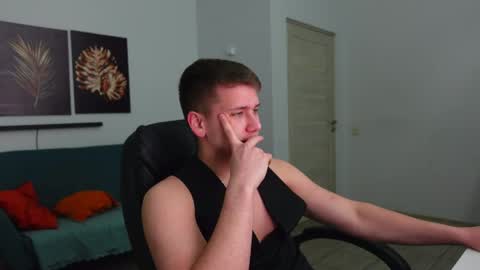 ZACK GILLIAN online show from 04-21-26, 07:39