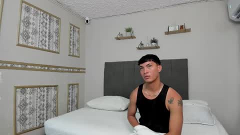 Snapshot of zack_horny19 chatting on 11-24-25, 12:16 Zack online show from 11-24-25, 12:16