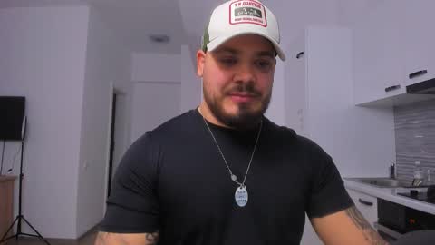 Snapshot of zackconnorsx chatting on 12-17-25, 10:27 Zack online show from 12-17-25, 10:27