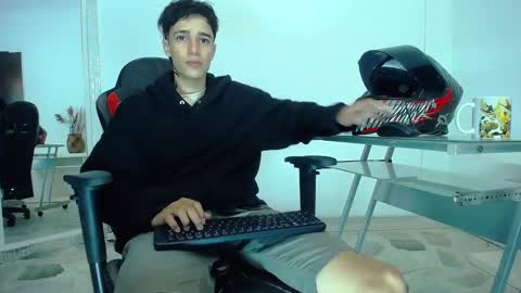 Snapshot of zacktk7 chatting on 12-04-24, 11:13 zack online show from 12-04-24, 11:13