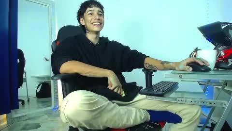 Snapshot of zacktk7 chatting on 12-16-24, 11:50 zack online show from 12-16-24, 11:50