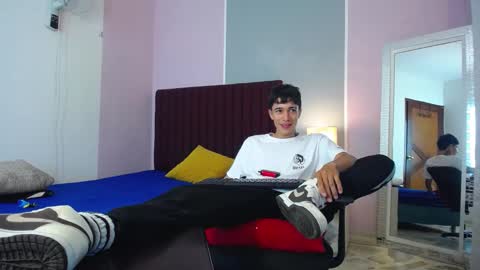 Snapshot of zacktk7 chatting on 01-02-25, 06:45 zack online show from 01-02-25, 06:45