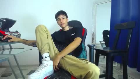 Snapshot of zacktk7 chatting on 01-07-25, 09:25 zack online show from 01-07-25, 09:25